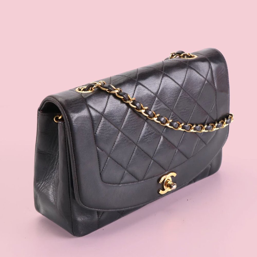 Chanel Vintage Black Quilted Lambskin Diana Flap Bag - Picture 2 of 10